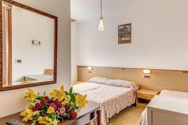 Hotel Manzoni Лидо-ди-Езоло Номер фото