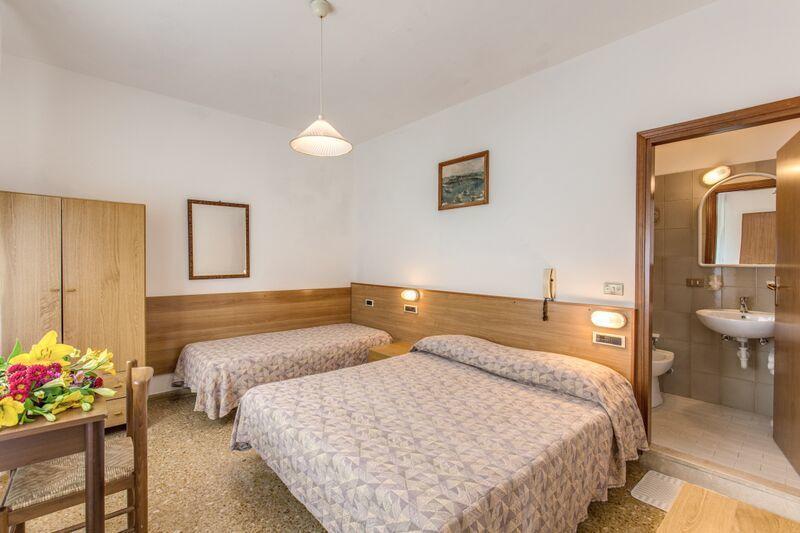 Hotel Manzoni Лидо-ди-Езоло Экстерьер фото